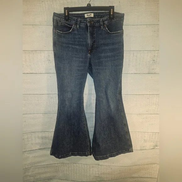 Wrangler Women's Retro High Rise Flare Bell Bottom Jeans Size 31x30 - Picture 2 of 12